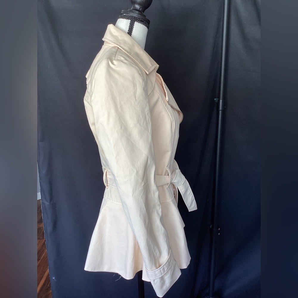 Bebe Cream‎ Trench Coat with Belted Waist and Notched Lapel Size M - Picture 2 of 7